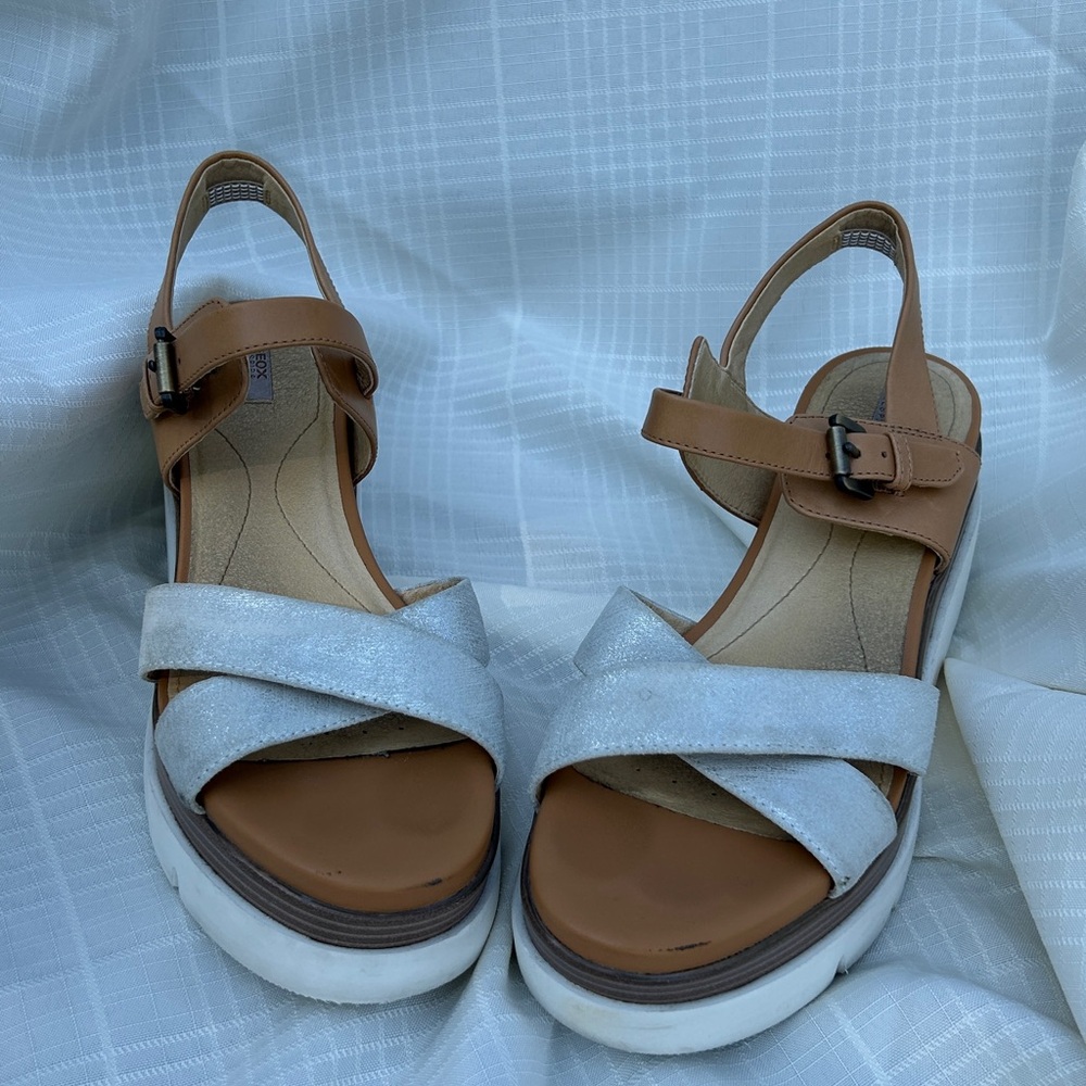 Geox Stylish Tan and White Women's Sandals sz8 - Picture 2 of 13